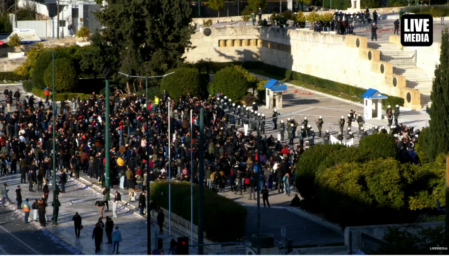 Όλη η Ελλάδα ένα συλλαλητήριο, στη μνήμη των θυμάτων της τραγωδίας των Τεμπών